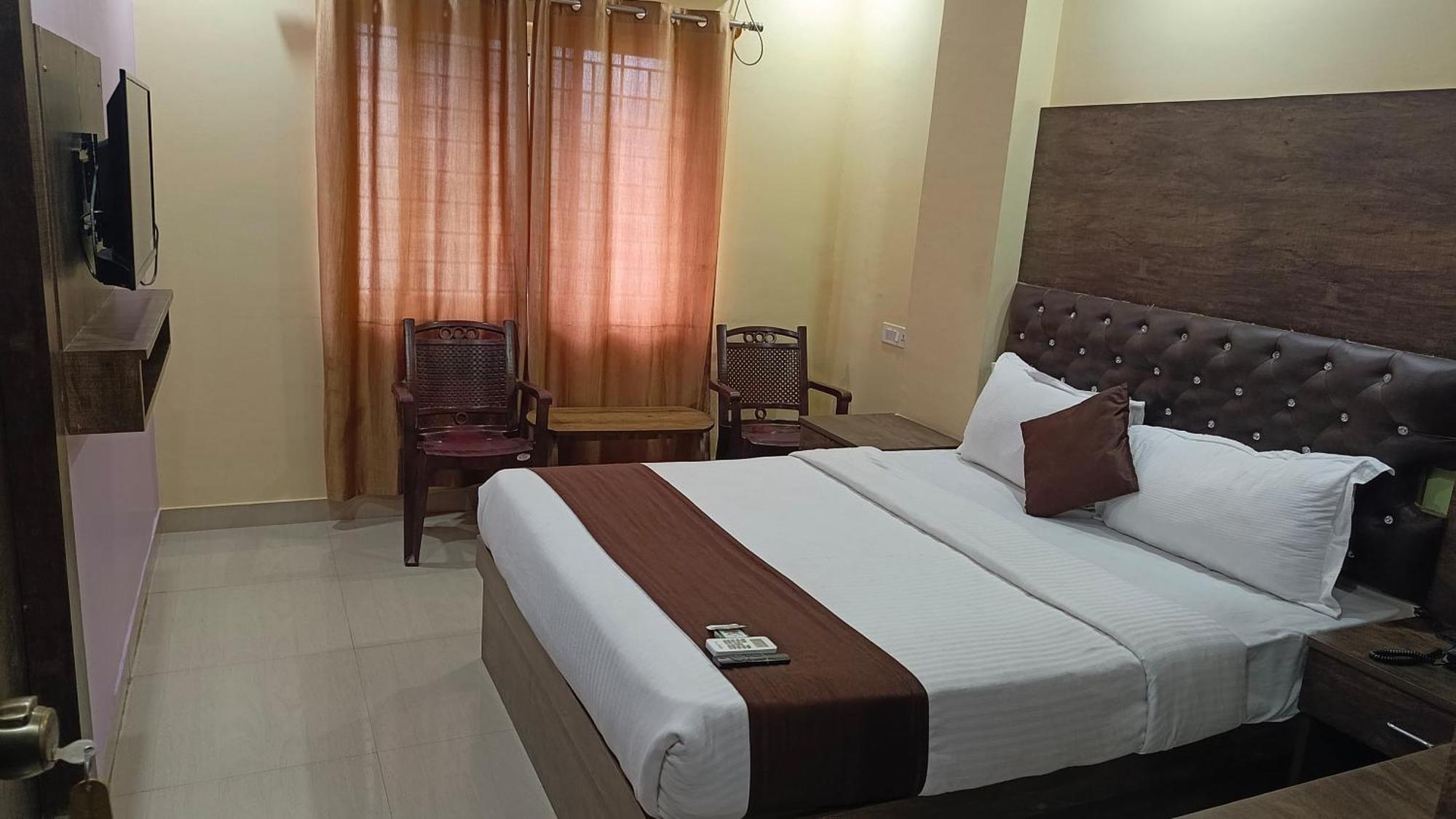 Pph Royal Gs Comforts Opp Mall Of Asia Bangalore Exterior foto